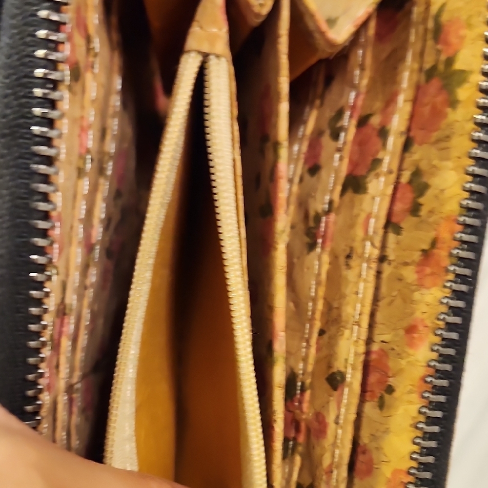 Geometric Patterned Wallet - Black and Brown - Picture 4 of 5